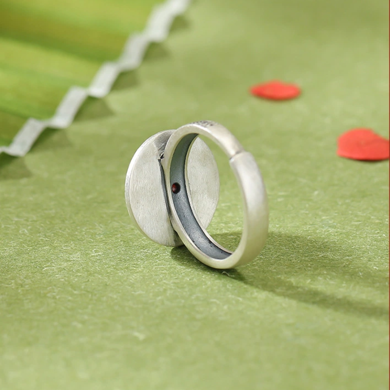 Natural South Red Agate with Mountain Ghost Amulet Coin Ring (with Sterling Silver)