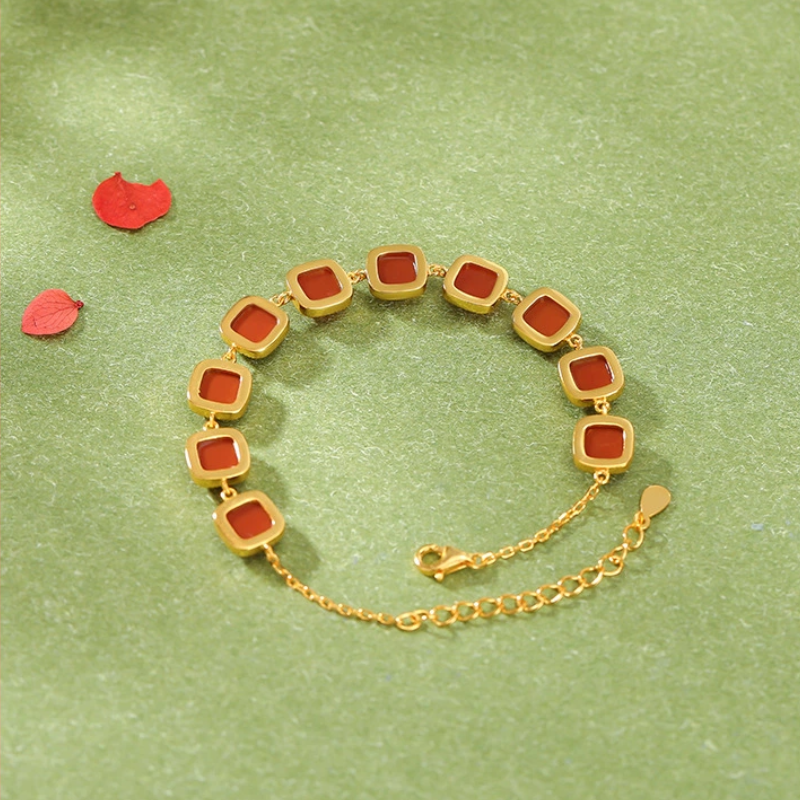 Natural South Red Agate Geometric Square Bead Bracelet (with Gold-plated Silver)