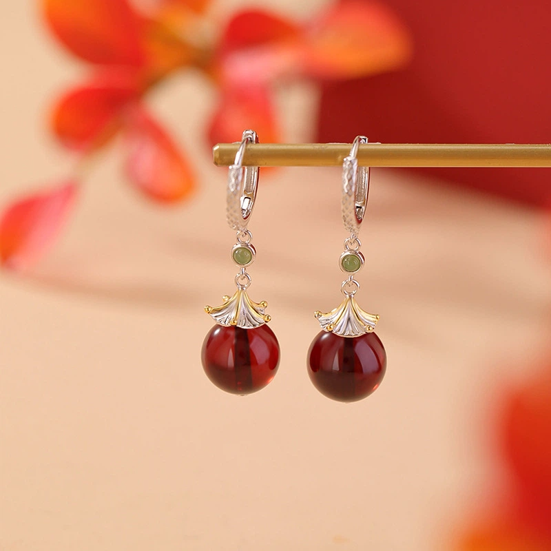 Blood Amber Bead with Ginkgo Leaf Ornament Earrings (Gold-plated Sterling Silver)