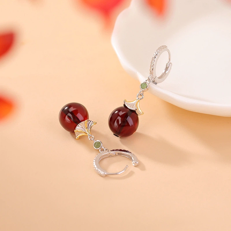 Blood Amber Bead with Ginkgo Leaf Ornament Earrings (Gold-plated Sterling Silver)
