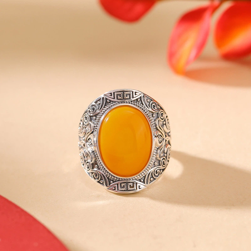 Beeswax egg-shaped ring (with Sterling Silver carving Ruyi fretwork pattern)