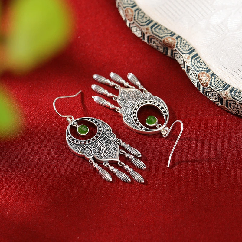 Retro pattern tassel earrings (with Natural Hetian Jade / Southern Red Agate)