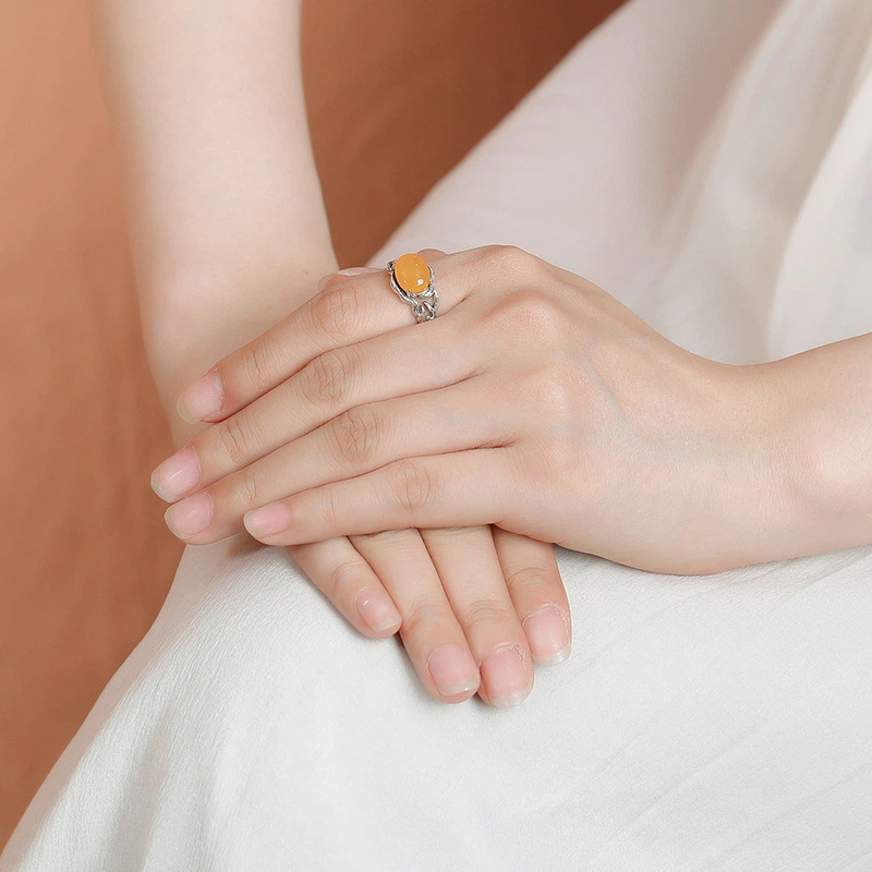 Natural Oval Beeswax Adjustable Ring (with Branch-shaped Pure Silver Ring Setting)