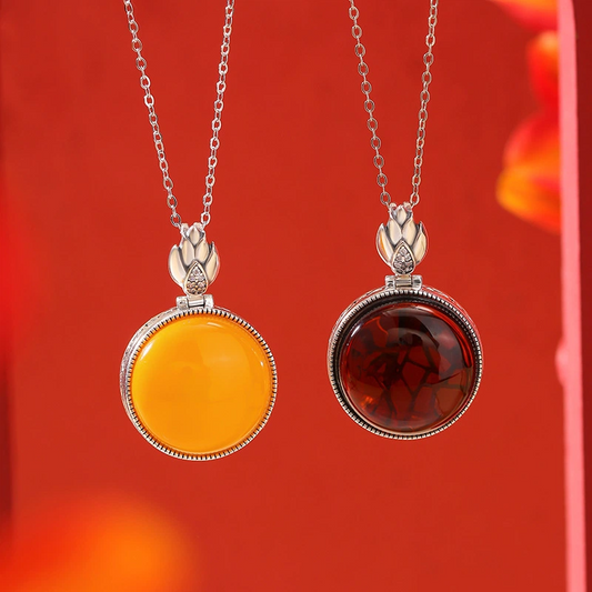 Hollowed-out Pendant Nacklace with Cabochon of Nature Beeswax or Blood Amber