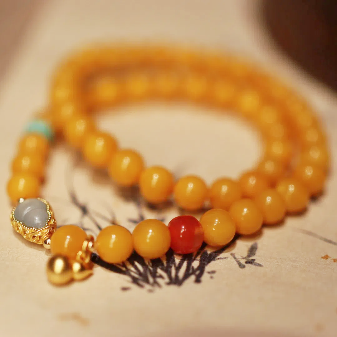 Natural Beeswax Bracelet (with Gourd Pendant)