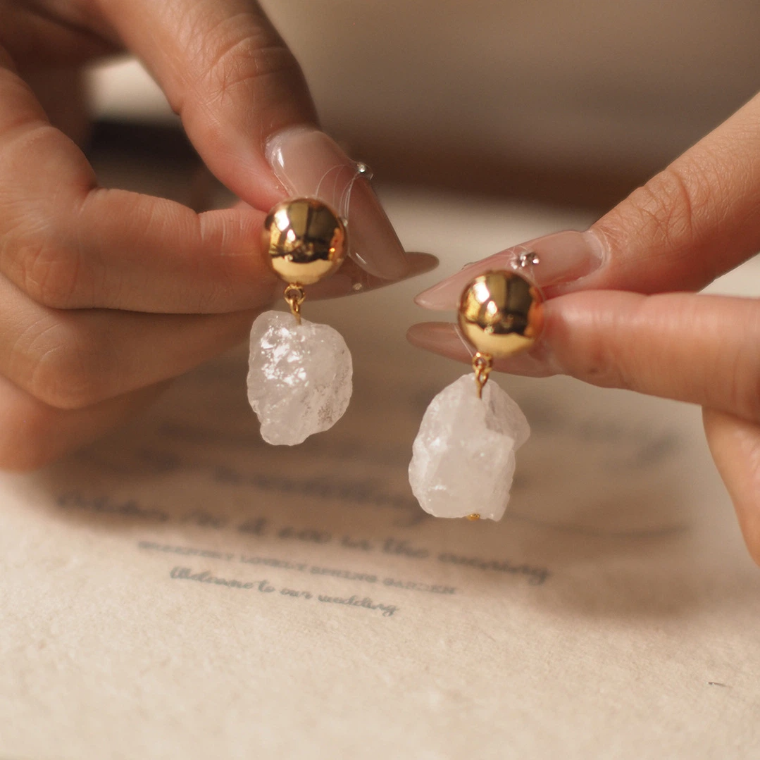Minimalist Natural White Crystal/Amethyst Earrings