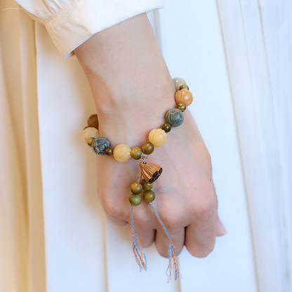 Natural Gradient Lotus Bodhi Seeds bracelet (Seperated by Green Sandalwood)