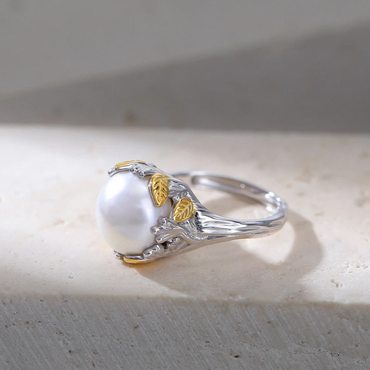 Silver Ring with Freshwater Pearl and Leaf-shaped Setting