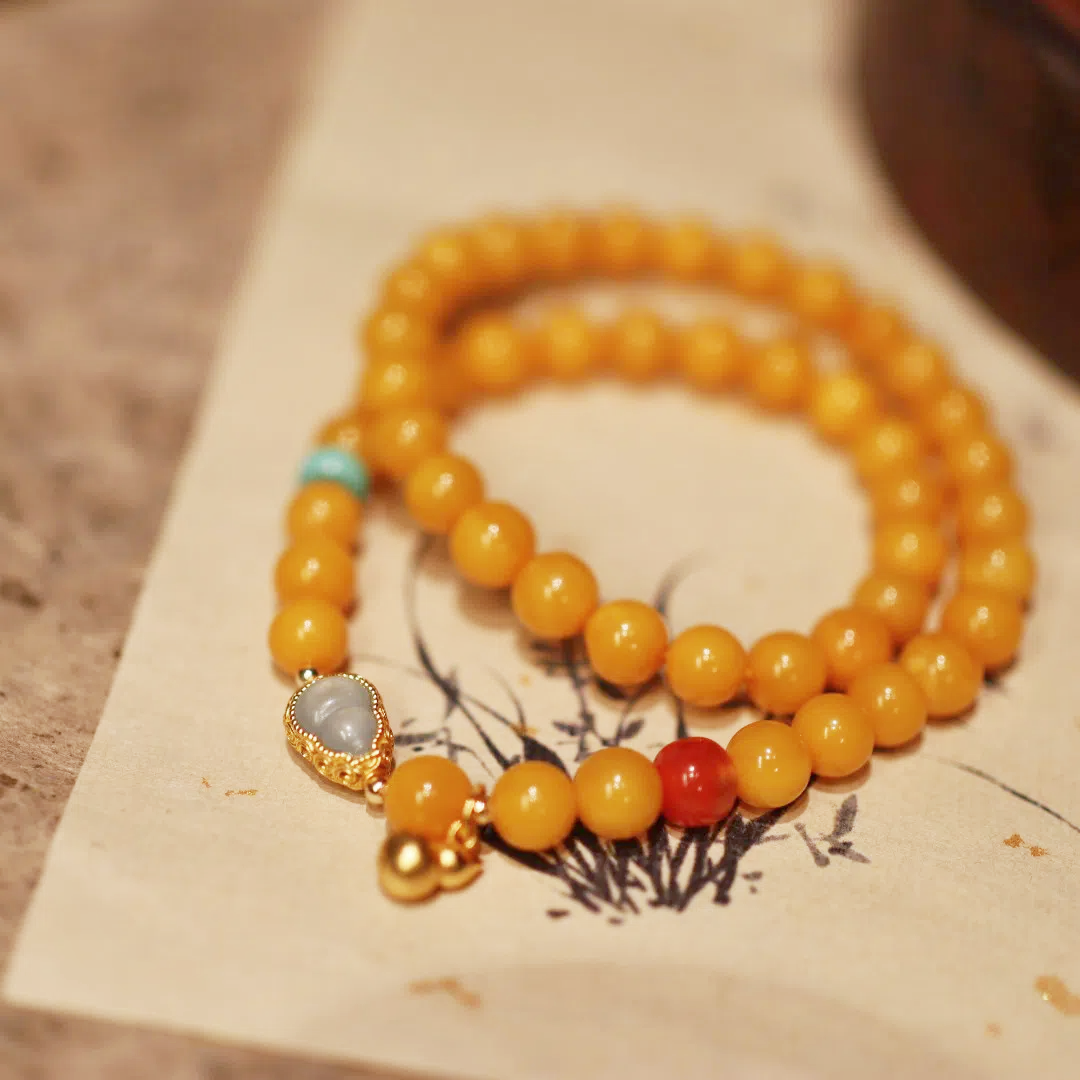 Natural Beeswax Bracelet (with Gourd Pendant)