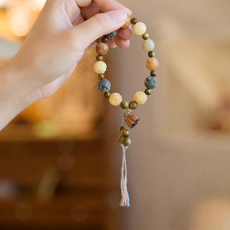 Natural Gradient Lotus Bodhi Seeds bracelet (Seperated by Green Sandalwood)