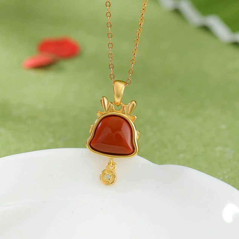 South Red Agate of Auspicious Dragon Pendant Nacklace