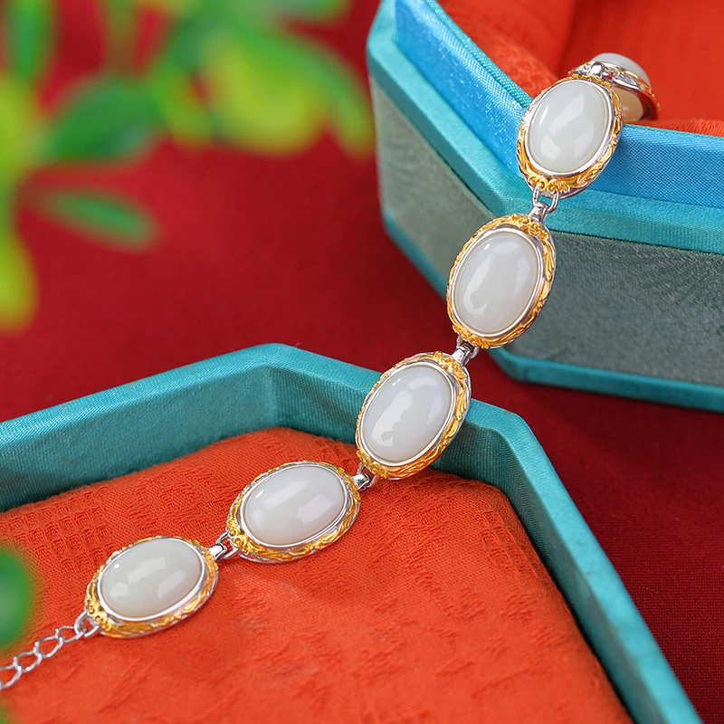 Natural Cabochon Hetian Jade Bracelet (with Silver-Gilded Tang Dynasty Scroll Grass Pattern)