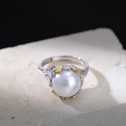Silver Ring with Freshwater Pearl and Leaf-shaped Setting