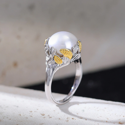 Silver Ring with Freshwater Pearl and Leaf-shaped Setting